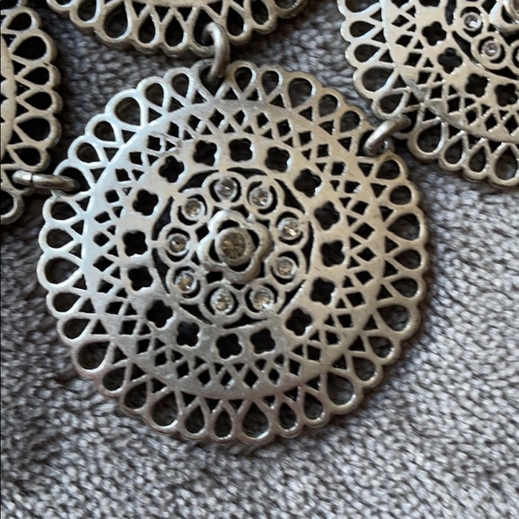 Statement piece necklace - Picture 7 of 12